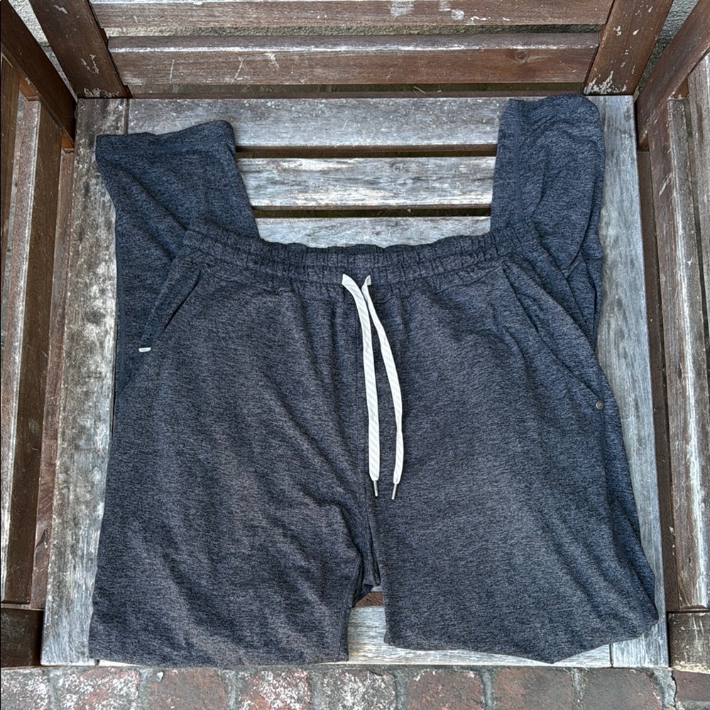 Vuori - Men’s Sweatpants - size Large